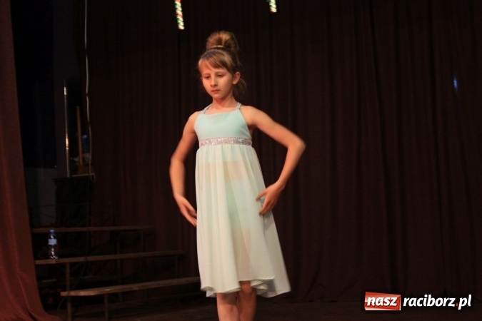 Zdjęcie w galerii na portalu naszraciborz.pl: XVII Gminny Przegląd Zespołów Artystycznych w Krzanowicach  wiadomości z regionu