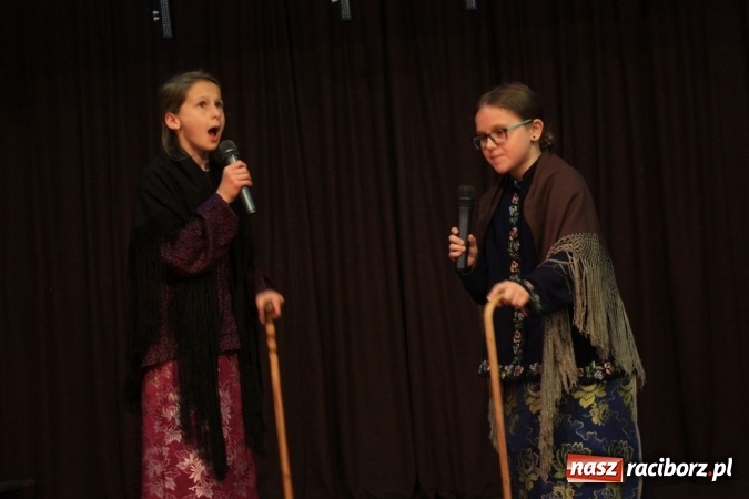 Zdjęcie w galerii na portalu naszraciborz.pl: XVII Gminny Przegląd Zespołów Artystycznych w Krzanowicach  wiadomości z regionu