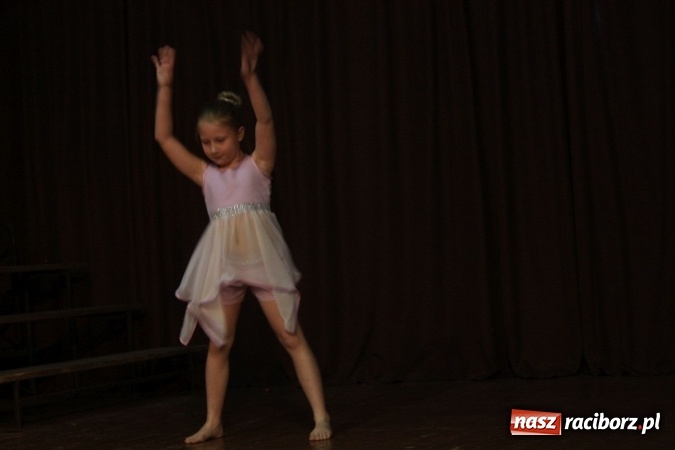 Zdjęcie w galerii na portalu naszraciborz.pl: XVII Gminny Przegląd Zespołów Artystycznych w Krzanowicach  wiadomości z regionu