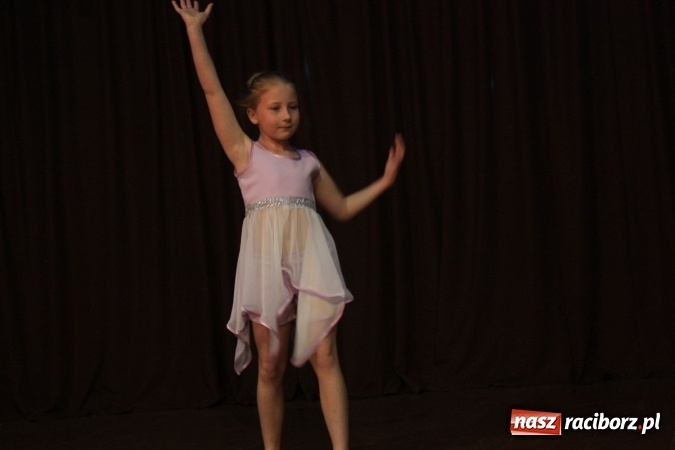 Zdjęcie w galerii na portalu naszraciborz.pl: XVII Gminny Przegląd Zespołów Artystycznych w Krzanowicach  wiadomości z regionu