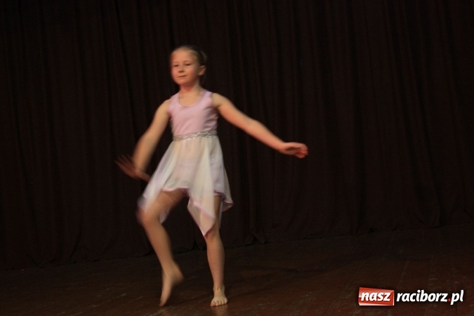 Zdjęcie w galerii na portalu naszraciborz.pl: XVII Gminny Przegląd Zespołów Artystycznych w Krzanowicach  wiadomości z regionu