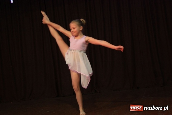 Zdjęcie w galerii na portalu naszraciborz.pl: XVII Gminny Przegląd Zespołów Artystycznych w Krzanowicach  wiadomości z regionu