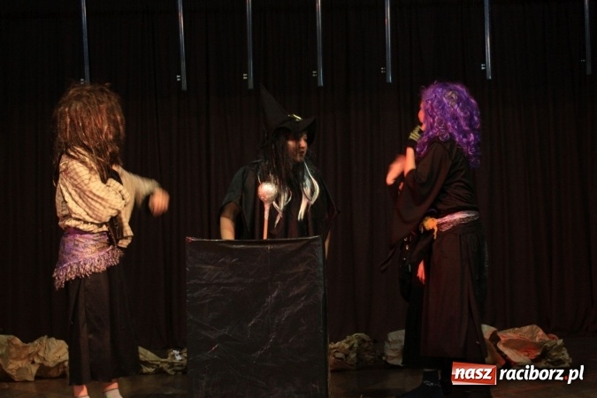 Zdjęcie w galerii na portalu naszraciborz.pl: XVII Gminny Przegląd Zespołów Artystycznych w Krzanowicach  wiadomości z regionu