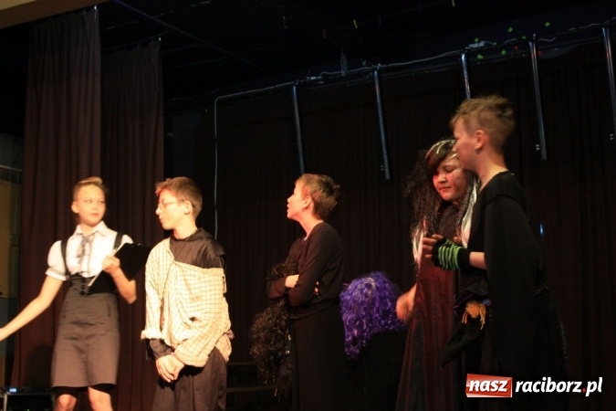 Zdjęcie w galerii na portalu naszraciborz.pl: XVII Gminny Przegląd Zespołów Artystycznych w Krzanowicach  wiadomości z regionu
