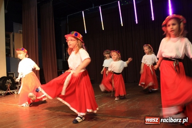 Zdjęcie w galerii na portalu naszraciborz.pl: XVII Gminny Przegląd Zespołów Artystycznych w Krzanowicach  wiadomości z regionu