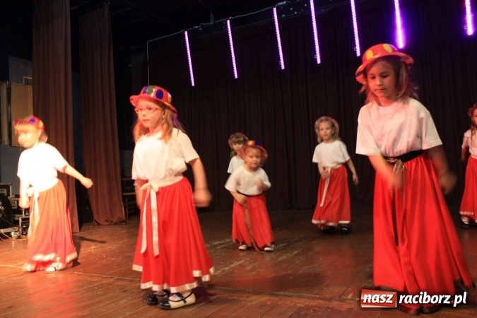 Zdjęcie w galerii na portalu naszraciborz.pl: XVII Gminny Przegląd Zespołów Artystycznych w Krzanowicach  wiadomości z regionu