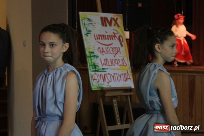 Zdjęcie w galerii na portalu naszraciborz.pl: XVII Gminny Przegląd Zespołów Artystycznych w Krzanowicach  wiadomości z regionu