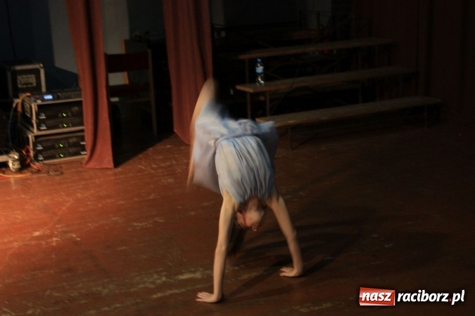 Zdjęcie w galerii na portalu naszraciborz.pl: XVII Gminny Przegląd Zespołów Artystycznych w Krzanowicach  wiadomości z regionu