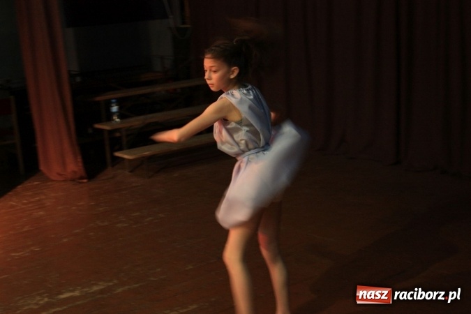 Zdjęcie w galerii na portalu naszraciborz.pl: XVII Gminny Przegląd Zespołów Artystycznych w Krzanowicach  wiadomości z regionu