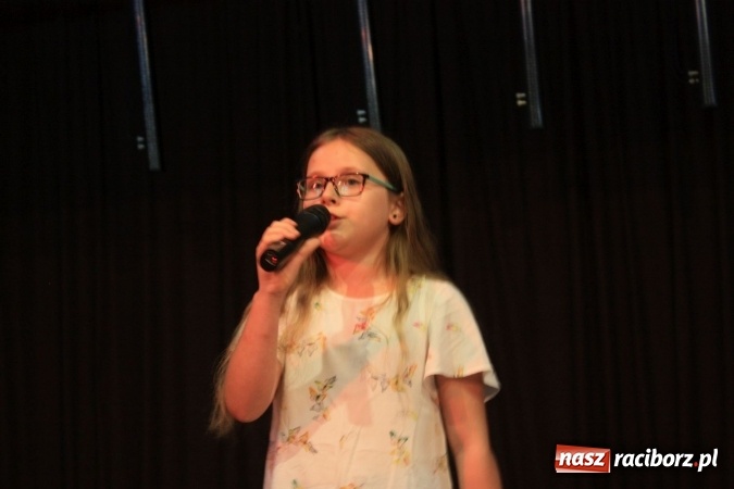 Zdjęcie w galerii na portalu naszraciborz.pl: XVII Gminny Przegląd Zespołów Artystycznych w Krzanowicach  wiadomości z regionu