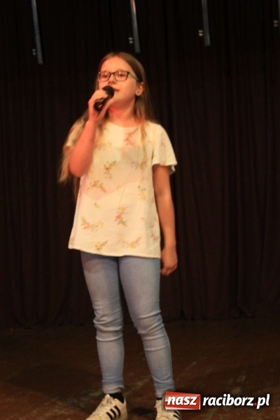 Zdjęcie w galerii na portalu naszraciborz.pl: XVII Gminny Przegląd Zespołów Artystycznych w Krzanowicach  wiadomości z regionu