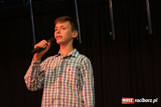 Zdjęcie w galerii na portalu naszraciborz.pl: XVII Gminny Przegląd Zespołów Artystycznych w Krzanowicach  wiadomości z regionu