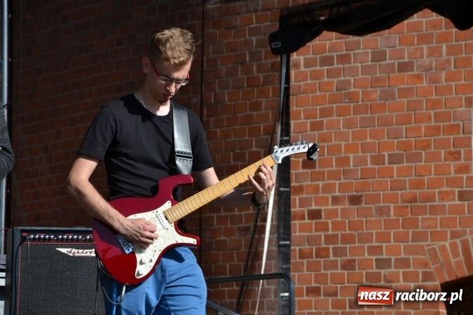 Zdjęcie w galerii na portalu naszraciborz.pl: Juwenalia Raciborskie 2017 na Zamku Piastowskim  wiadomości z regionu