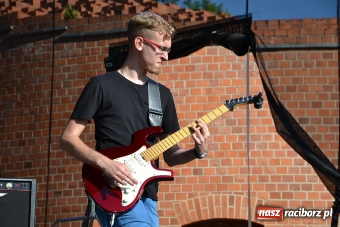 Zdjęcie w galerii na portalu naszraciborz.pl: Juwenalia Raciborskie 2017 na Zamku Piastowskim  wiadomości z regionu