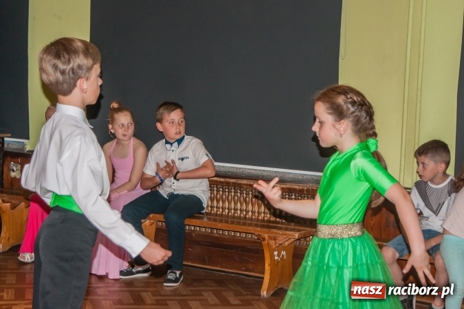 Zdjęcie w galerii na portalu naszraciborz.pl: Wiosenny pląs - widowisko taneczne w MDK wiadomości z regionu