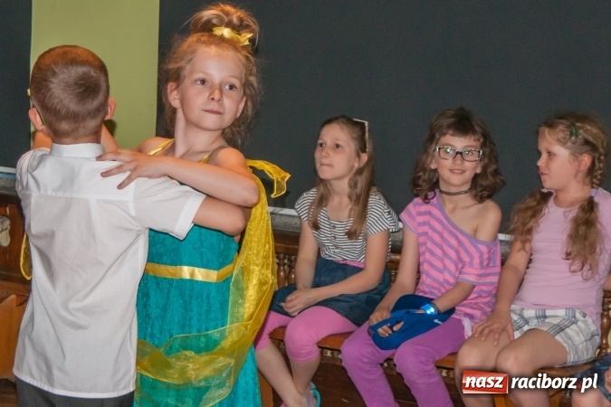 Zdjęcie w galerii na portalu naszraciborz.pl: Wiosenny pląs - widowisko taneczne w MDK wiadomości z regionu