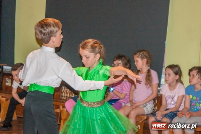 Zdjęcie w galerii na portalu naszraciborz.pl: Wiosenny pląs - widowisko taneczne w MDK wiadomości z regionu