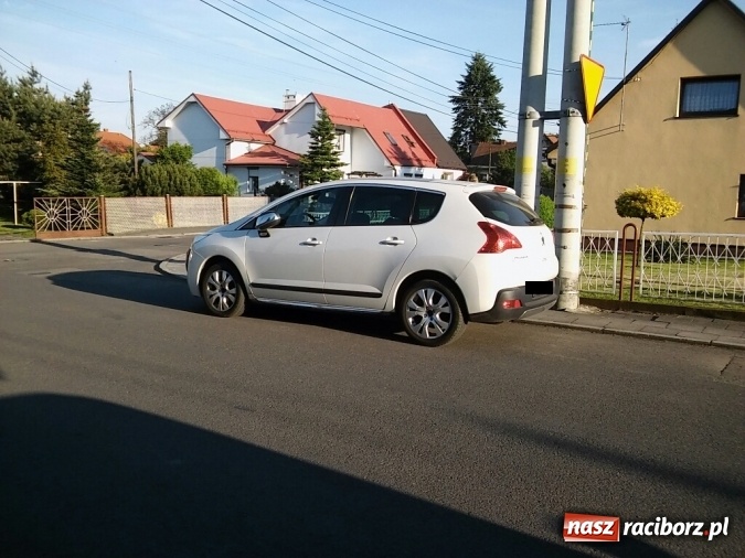 Zdjęcie w galerii na portalu naszraciborz.pl: Pięćset złotych i pięć punktów karnych... wiadomości z regionu