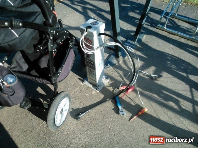 Zdjęcie w galerii na portalu naszraciborz.pl: Miasto inwestuje, a hołota psuje. Jak się jednak okazuje, gimnazjalista zaliczył wpadkę wiadomości z regionu