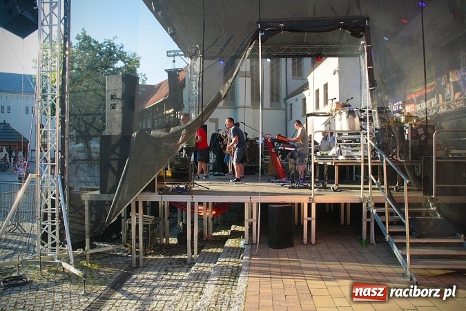 Zdjęcie w galerii na portalu naszraciborz.pl: Juwenalia Raciborskie 2017. Zobacz backstage  wiadomości z regionu