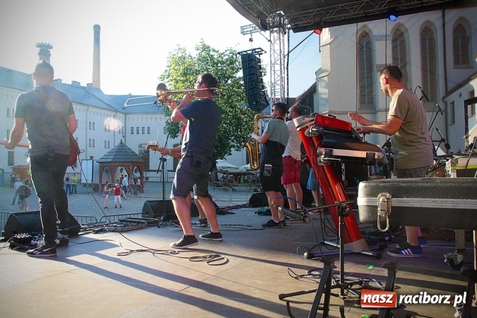 Zdjęcie w galerii na portalu naszraciborz.pl: Juwenalia Raciborskie 2017. Zobacz backstage  wiadomości z regionu
