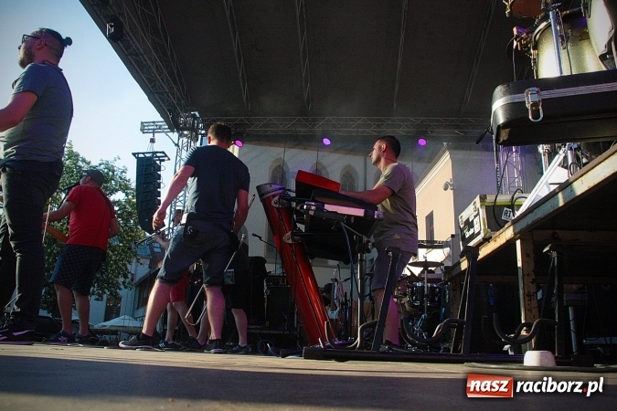 Zdjęcie w galerii na portalu naszraciborz.pl: Juwenalia Raciborskie 2017. Zobacz backstage  wiadomości z regionu