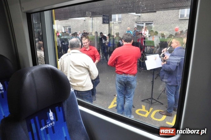 Zdjęcie w galerii na portalu naszraciborz.pl: Opolski Ekspres Dęty zawitał dziś do Raciborza. Na 800-lecie naszego miasta wiadomości z regionu