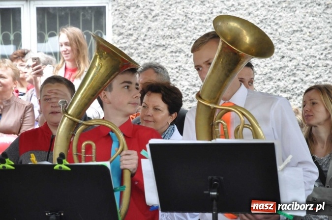 Zdjęcie w galerii na portalu naszraciborz.pl: Opolski Ekspres Dęty zawitał dziś do Raciborza. Na 800-lecie naszego miasta wiadomości z regionu