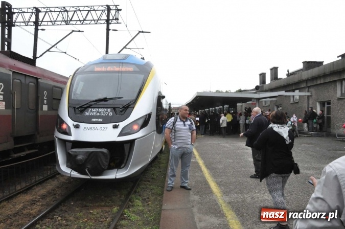 Zdjęcie w galerii na portalu naszraciborz.pl: Opolski Ekspres Dęty zawitał dziś do Raciborza. Na 800-lecie naszego miasta wiadomości z regionu