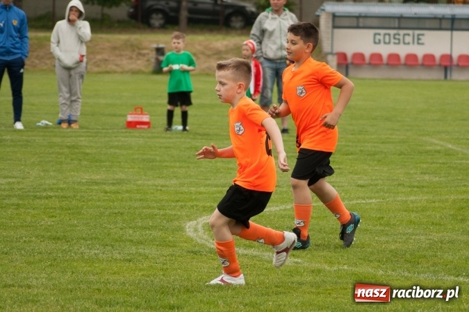 Zdjęcie w galerii na portalu naszraciborz.pl: Zmagania żaków Rafako i Pszowa przy Łąkowej wiadomości z regionu