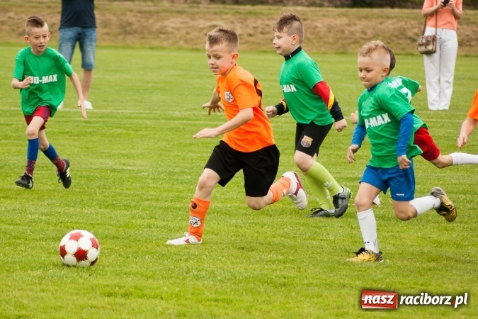 Zdjęcie w galerii na portalu naszraciborz.pl: Zmagania żaków Rafako i Pszowa przy Łąkowej wiadomości z regionu