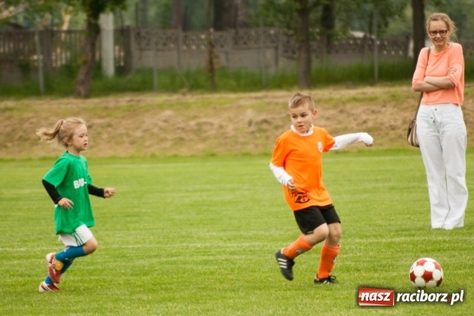 Zdjęcie w galerii na portalu naszraciborz.pl: Zmagania żaków Rafako i Pszowa przy Łąkowej wiadomości z regionu