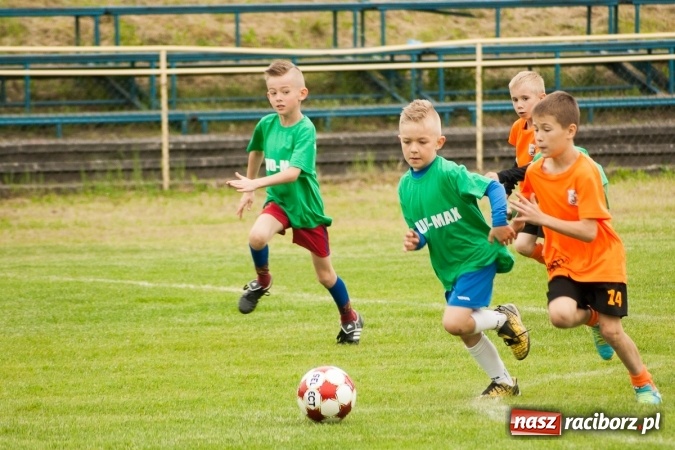Zdjęcie w galerii na portalu naszraciborz.pl: Zmagania żaków Rafako i Pszowa przy Łąkowej wiadomości z regionu