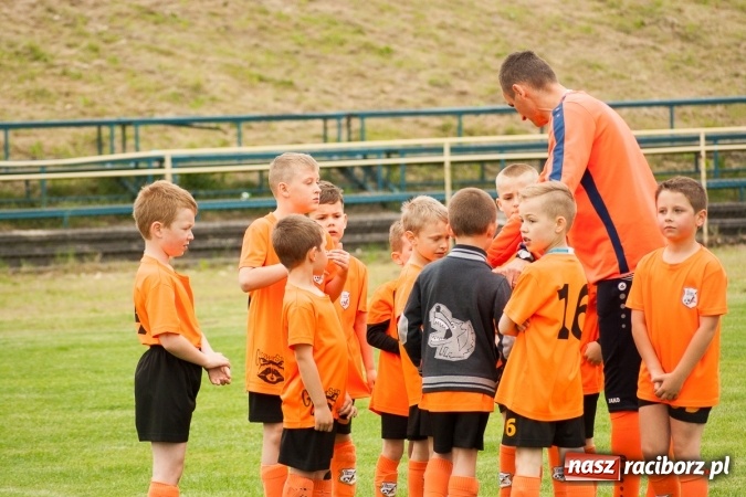 Zdjęcie w galerii na portalu naszraciborz.pl: Zmagania żaków Rafako i Pszowa przy Łąkowej wiadomości z regionu