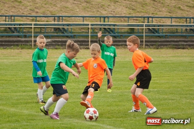Zdjęcie w galerii na portalu naszraciborz.pl: Zmagania żaków Rafako i Pszowa przy Łąkowej wiadomości z regionu