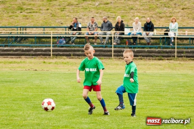 Zdjęcie w galerii na portalu naszraciborz.pl: Zmagania żaków Rafako i Pszowa przy Łąkowej wiadomości z regionu
