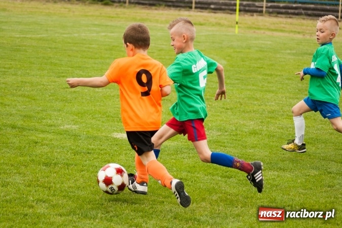 Zdjęcie w galerii na portalu naszraciborz.pl: Zmagania żaków Rafako i Pszowa przy Łąkowej wiadomości z regionu