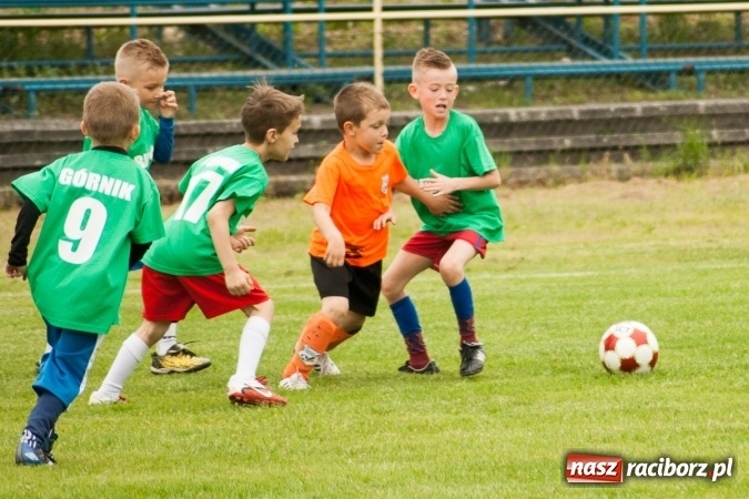 Zdjęcie w galerii na portalu naszraciborz.pl: Zmagania żaków Rafako i Pszowa przy Łąkowej wiadomości z regionu
