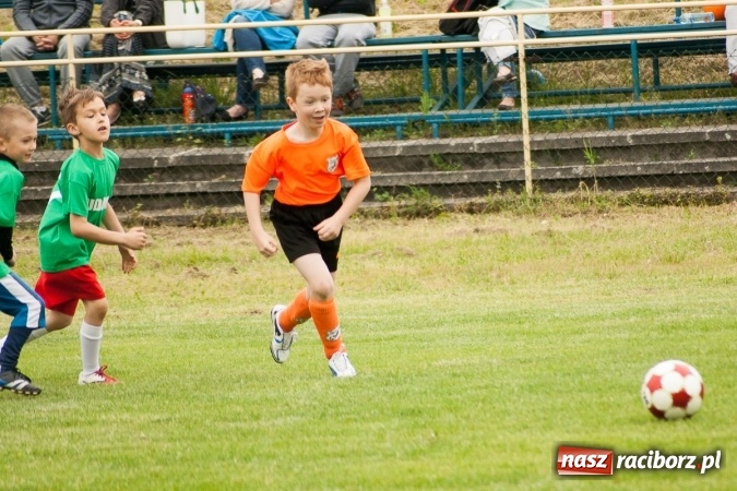 Zdjęcie w galerii na portalu naszraciborz.pl: Zmagania żaków Rafako i Pszowa przy Łąkowej wiadomości z regionu