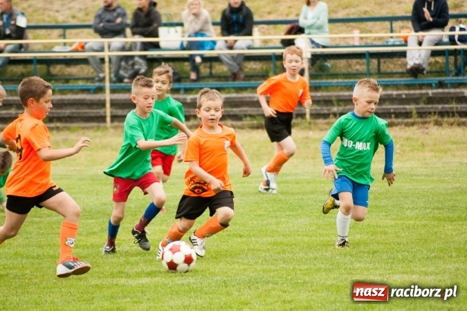 Zdjęcie w galerii na portalu naszraciborz.pl: Zmagania żaków Rafako i Pszowa przy Łąkowej wiadomości z regionu