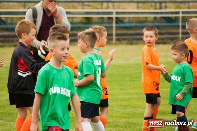 Zdjęcie w galerii na portalu naszraciborz.pl: Zmagania żaków Rafako i Pszowa przy Łąkowej wiadomości z regionu