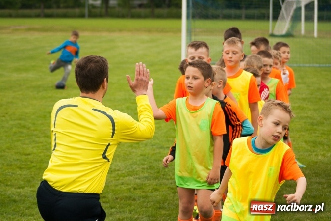 Zdjęcie w galerii na portalu naszraciborz.pl: Zmagania żaków Rafako i Pszowa przy Łąkowej wiadomości z regionu