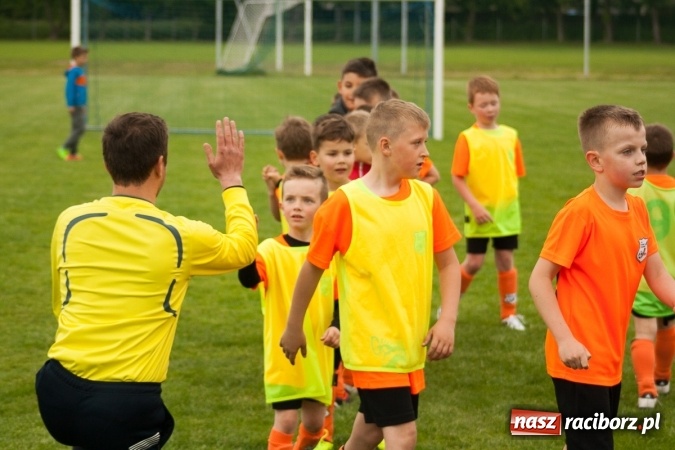 Zdjęcie w galerii na portalu naszraciborz.pl: Zmagania żaków Rafako i Pszowa przy Łąkowej wiadomości z regionu