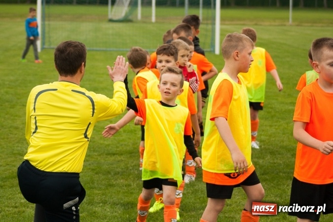 Zdjęcie w galerii na portalu naszraciborz.pl: Zmagania żaków Rafako i Pszowa przy Łąkowej wiadomości z regionu