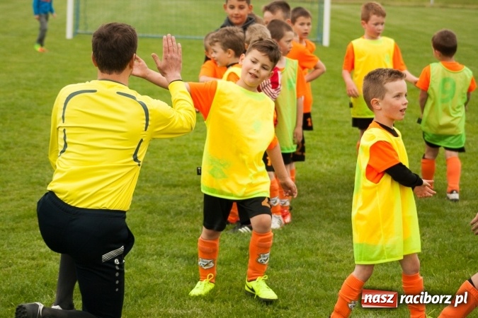 Zdjęcie w galerii na portalu naszraciborz.pl: Zmagania żaków Rafako i Pszowa przy Łąkowej wiadomości z regionu