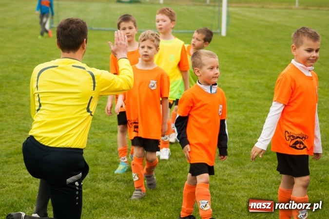 Zdjęcie w galerii na portalu naszraciborz.pl: Zmagania żaków Rafako i Pszowa przy Łąkowej wiadomości z regionu