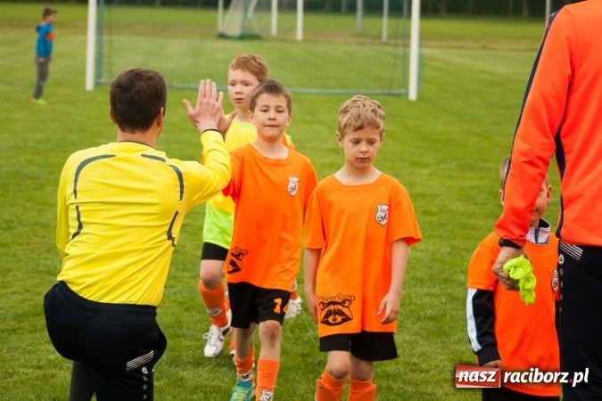 Zdjęcie w galerii na portalu naszraciborz.pl: Zmagania żaków Rafako i Pszowa przy Łąkowej wiadomości z regionu