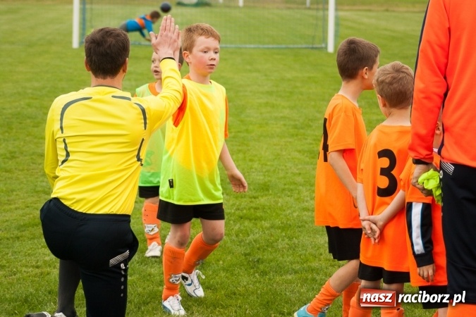 Zdjęcie w galerii na portalu naszraciborz.pl: Zmagania żaków Rafako i Pszowa przy Łąkowej wiadomości z regionu