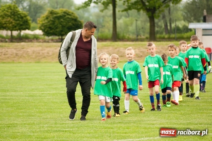 Zdjęcie w galerii na portalu naszraciborz.pl: Zmagania żaków Rafako i Pszowa przy Łąkowej wiadomości z regionu