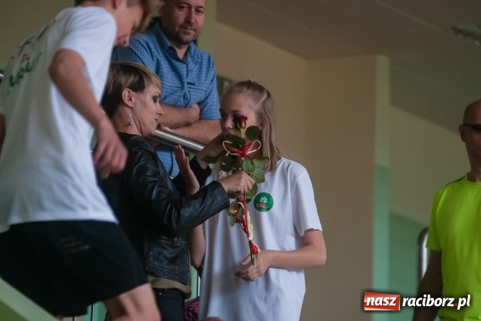 Zdjęcie w galerii na portalu naszraciborz.pl: Młodzi adepci siatkówki zagrali dla swoich mam już po raz piąty wiadomości z regionu